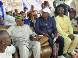 CEREMONIE DE LA PREMIERE LIVRAISON DE L'ESPLANADE DE MEDINA BAYE PAR LE PRESIDENT BAYE CISS AU KHALIFE CHEIKH MAHI